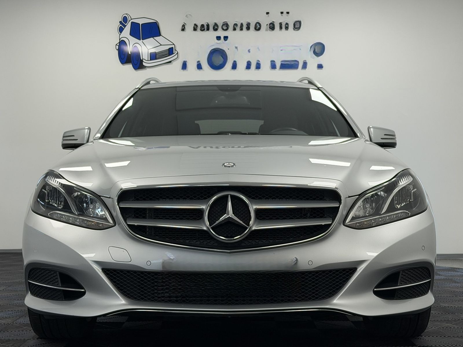 Mercedes-Benz E 200 T CGI BlueEff. Aut. Avantgarde LED 7-Sitze foto 3