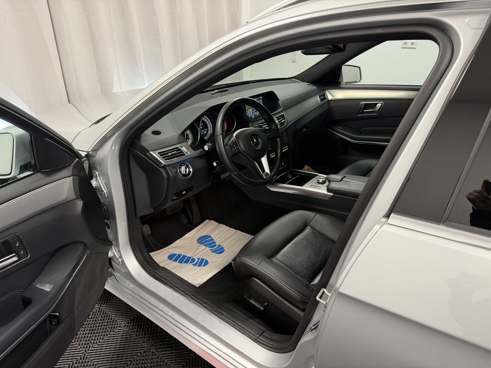 Mercedes-Benz E 200 T CGI BlueEff. Aut. Avantgarde LED 7-Sitze foto 9