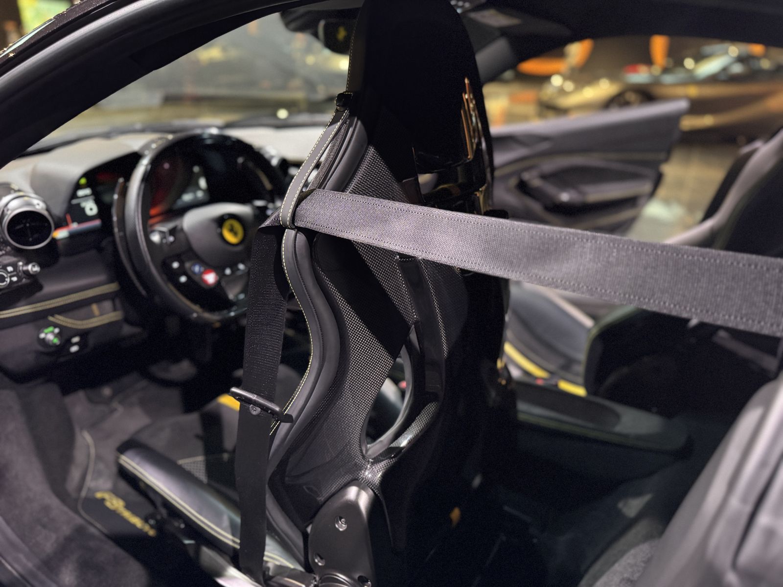 Ferrari F8 Tributo BRD*u-frei*Carbon*Lift*Racing Seats foto 18