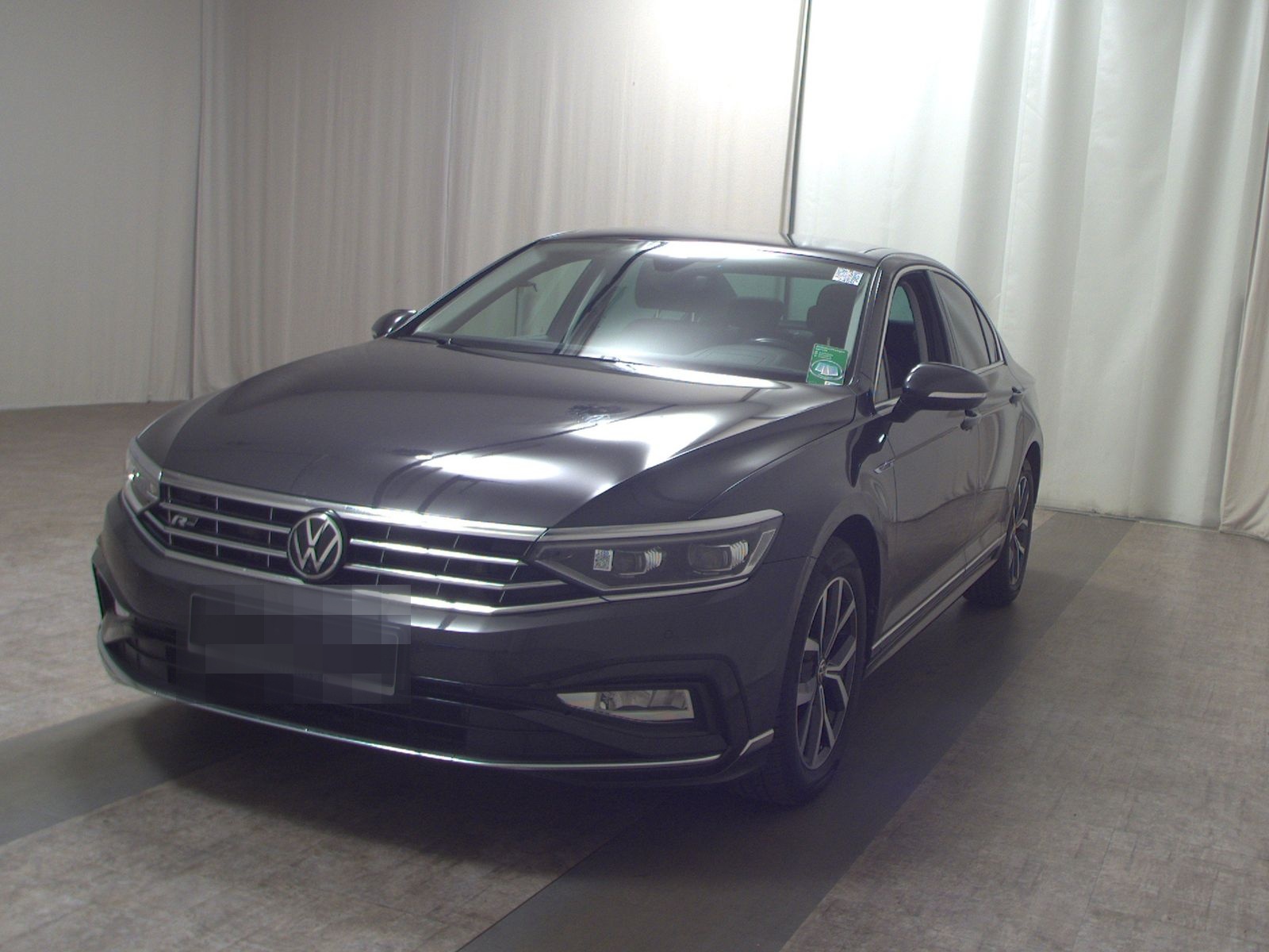 Volkswagen Passat 1.5 TSI R-Line Navi LED AID Pano T-Leder foto 2