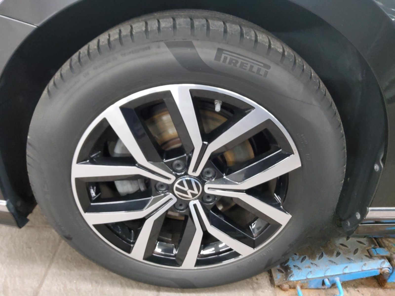 Volkswagen Passat 1.5 TSI R-Line Navi LED AID Pano T-Leder foto 11