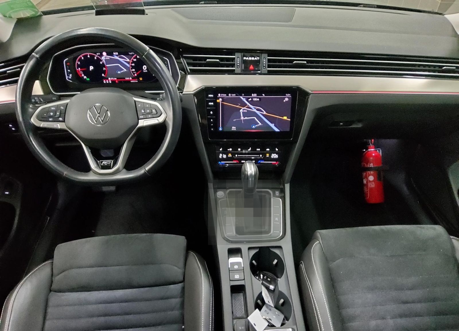 Volkswagen Passat 1.5 TSI R-Line Navi LED AID Pano T-Leder foto 5