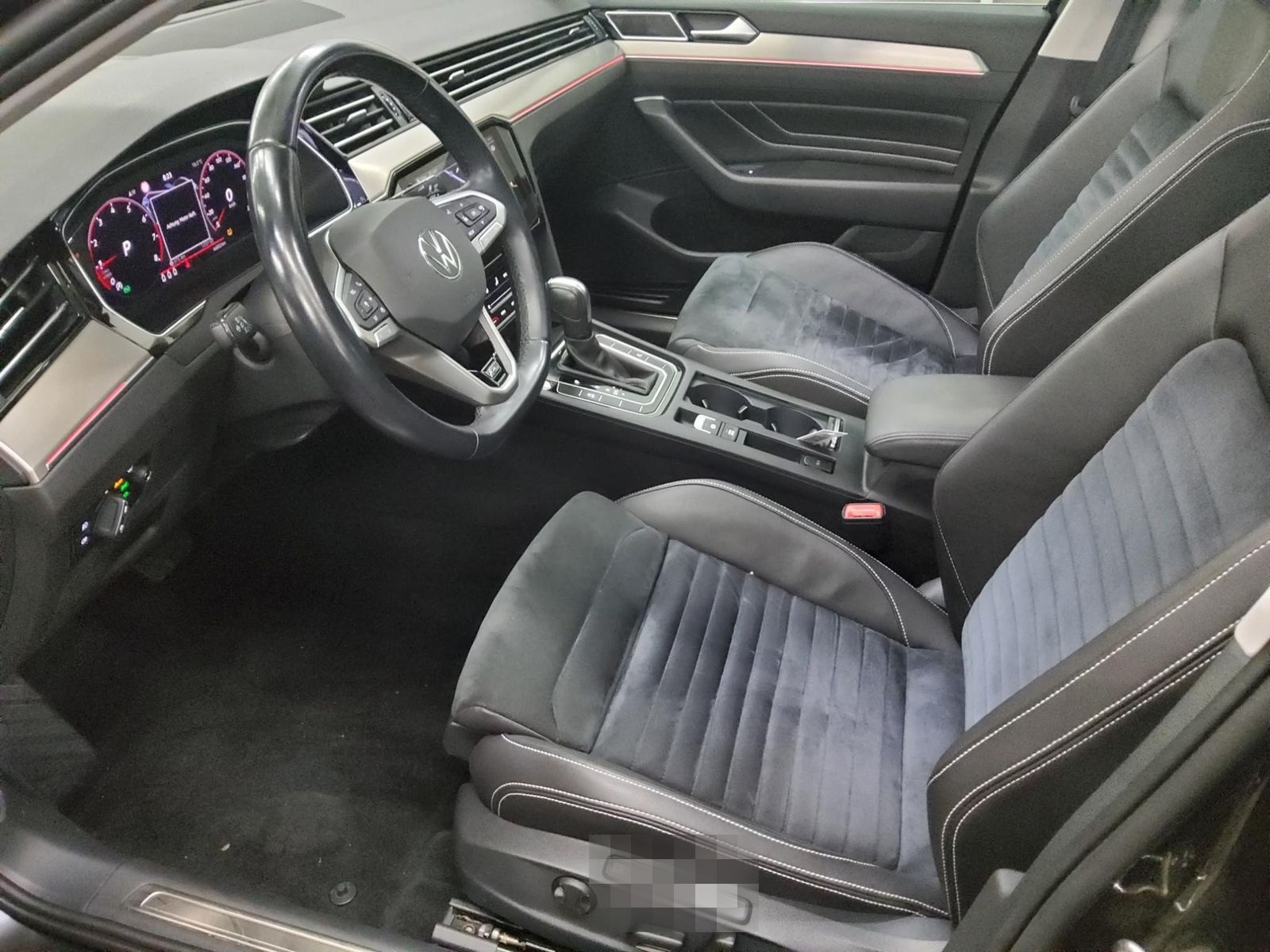 Volkswagen Passat 1.5 TSI R-Line Navi LED AID Pano T-Leder foto 9