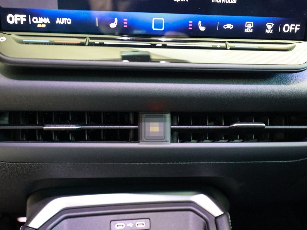 Volkswagen T-Roc R-Line 1.5 eTSI DSG ACC HUD 360° NAVI SHZ foto 18