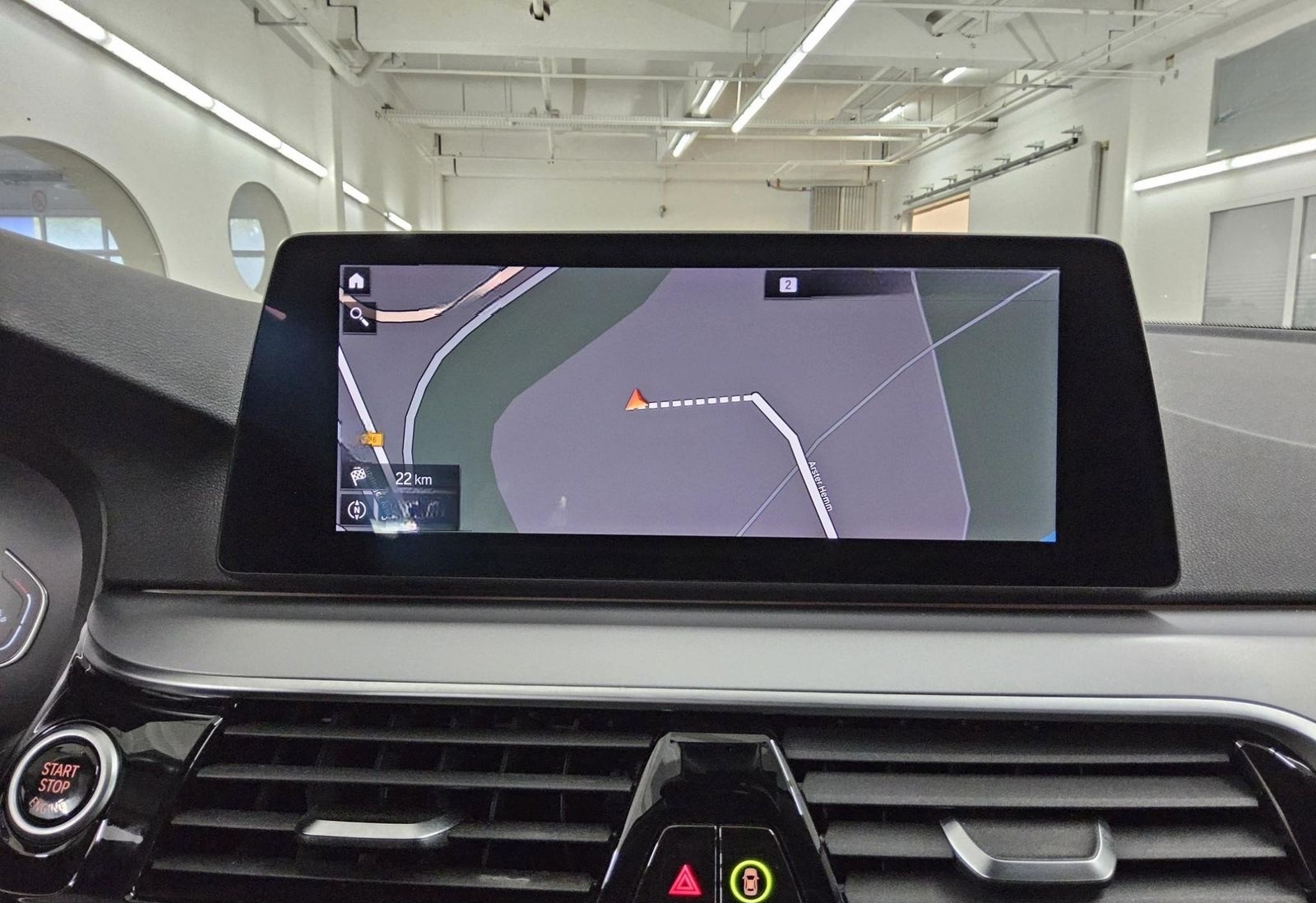 BMW 520dA Touring Leder Navi LED LC+ Pano 360° foto 7