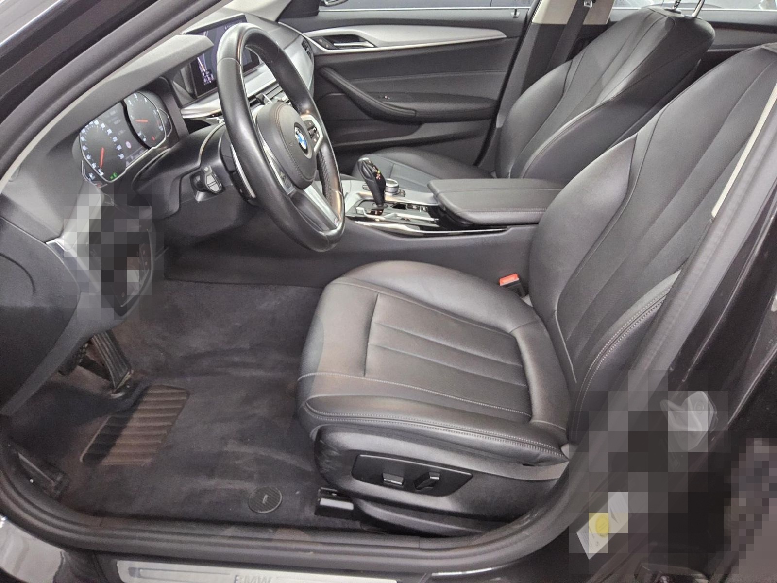 BMW 520dA Touring Leder Navi LED LC+ Pano 360° foto 8