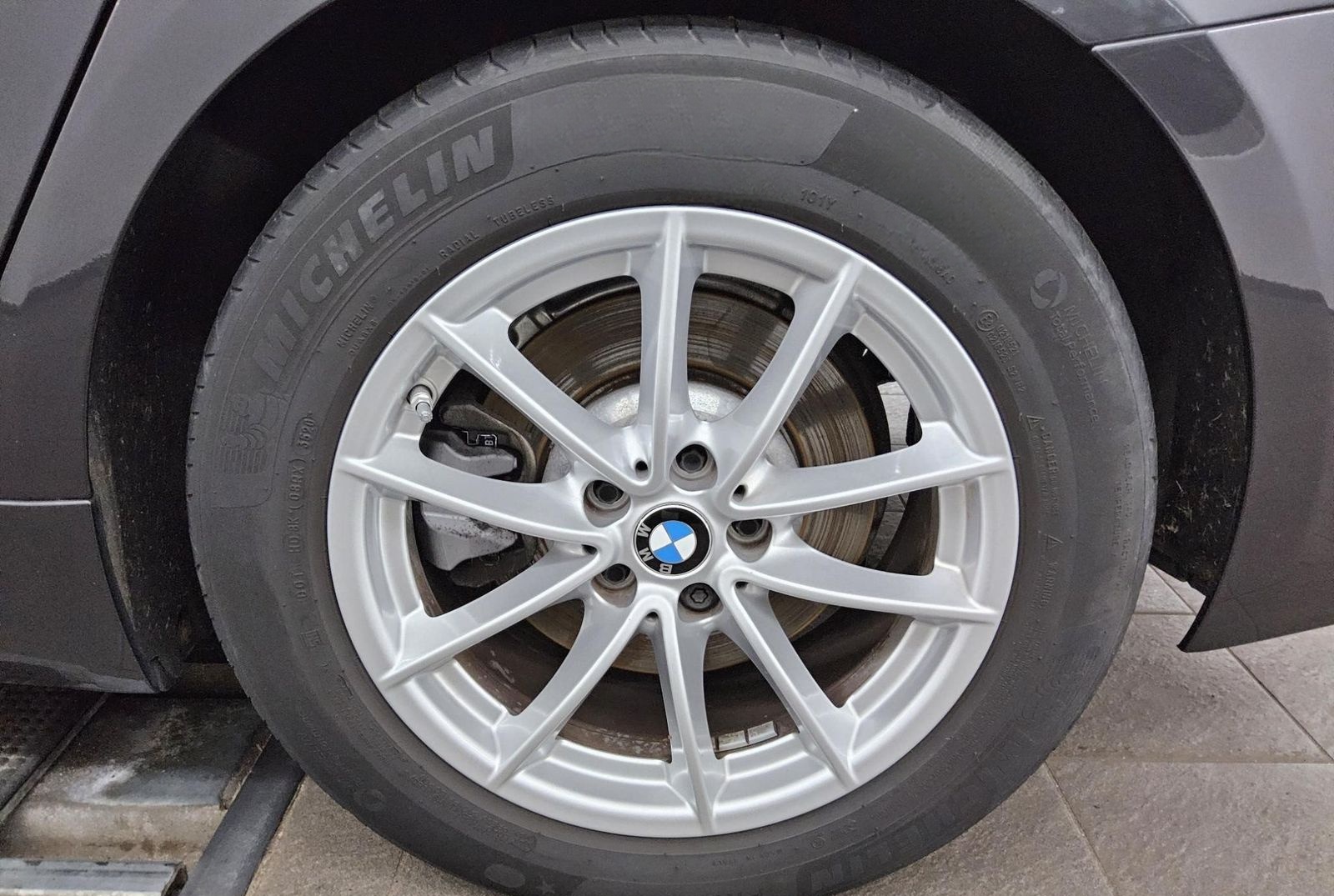 BMW 520dA Touring Leder Navi LED LC+ Pano 360° foto 10