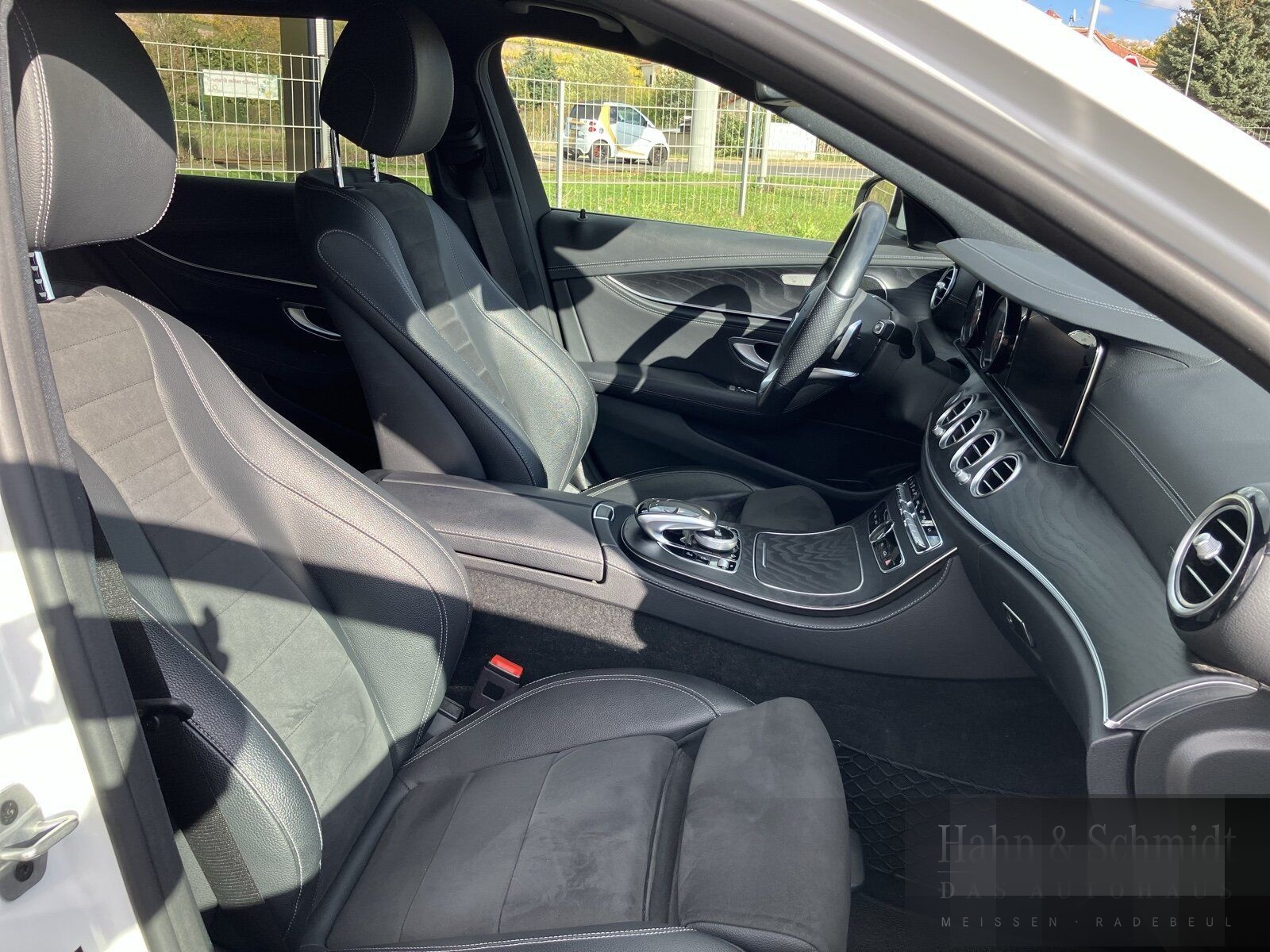 Mercedes-Benz E 300 T-Modell AMG/SHD/AHK/TW/RÜKA/LED foto 4