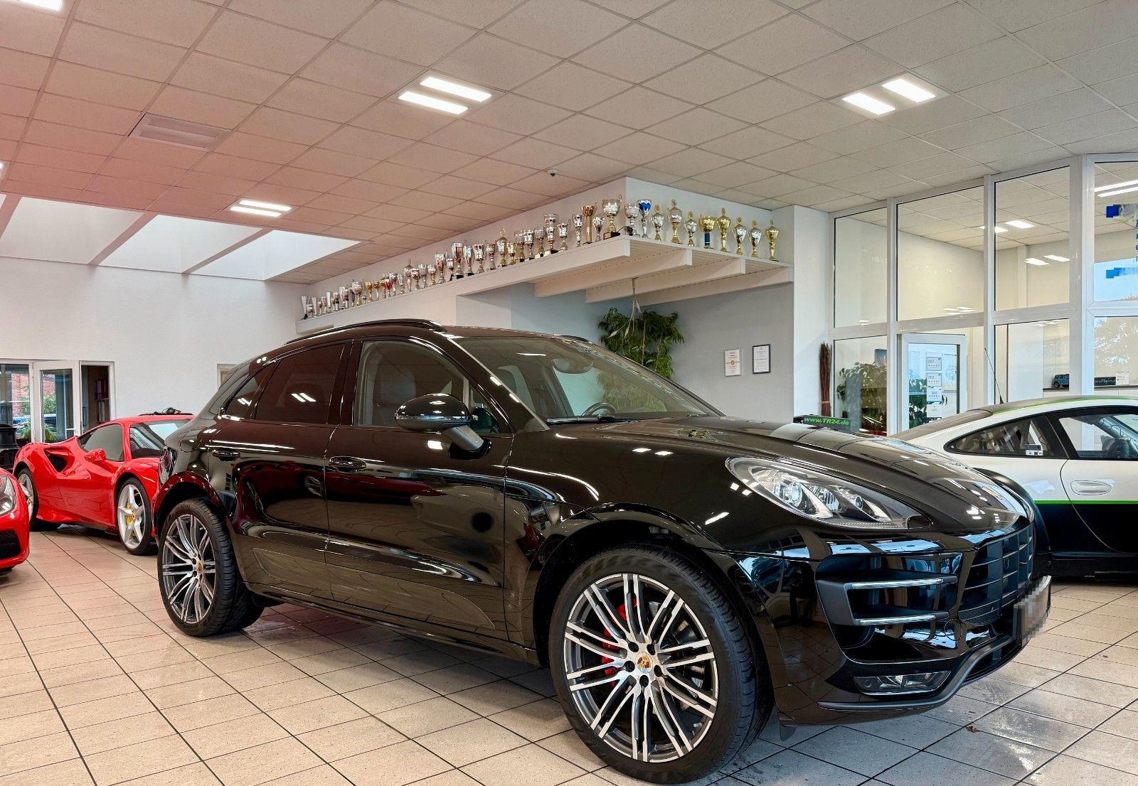 Porsche Macan Turbo Luftfederung/AHK/Keyless/ACC