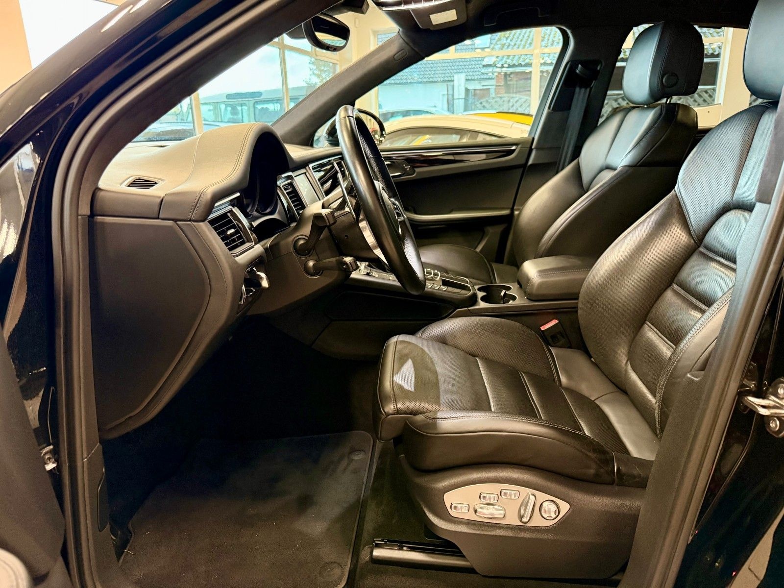 Porsche Macan Turbo Luftfederung/AHK/Keyless/ACC foto 7