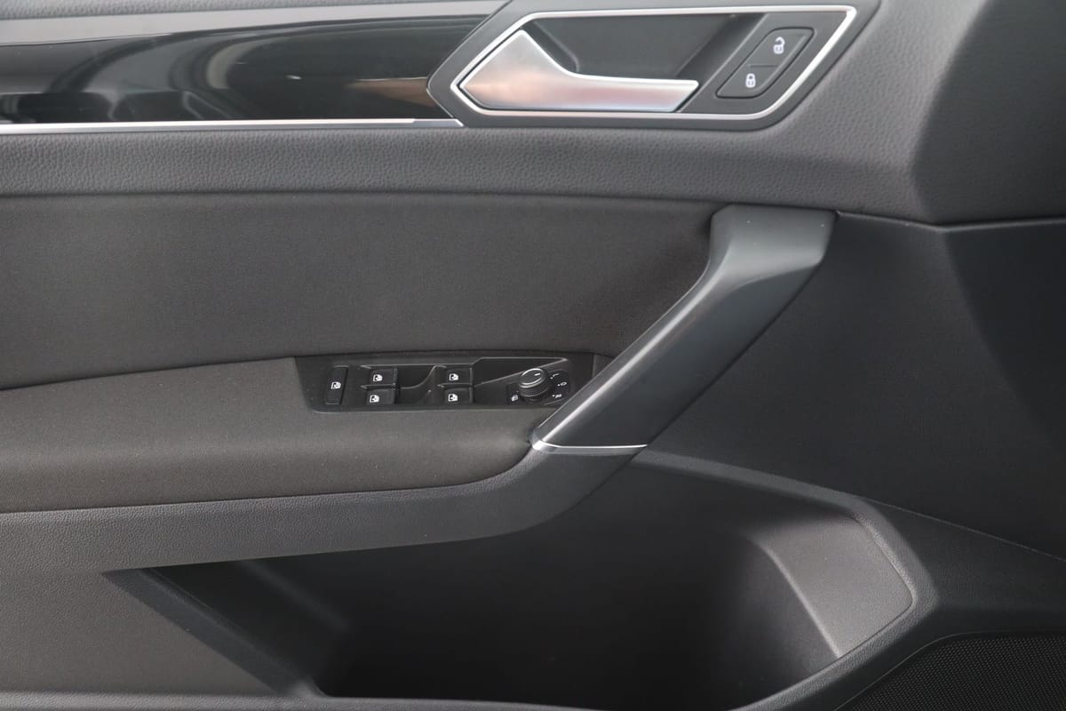 Volkswagen Touran 1.5 TSI R-Line | NAVI | LED | SITZH. | foto 17