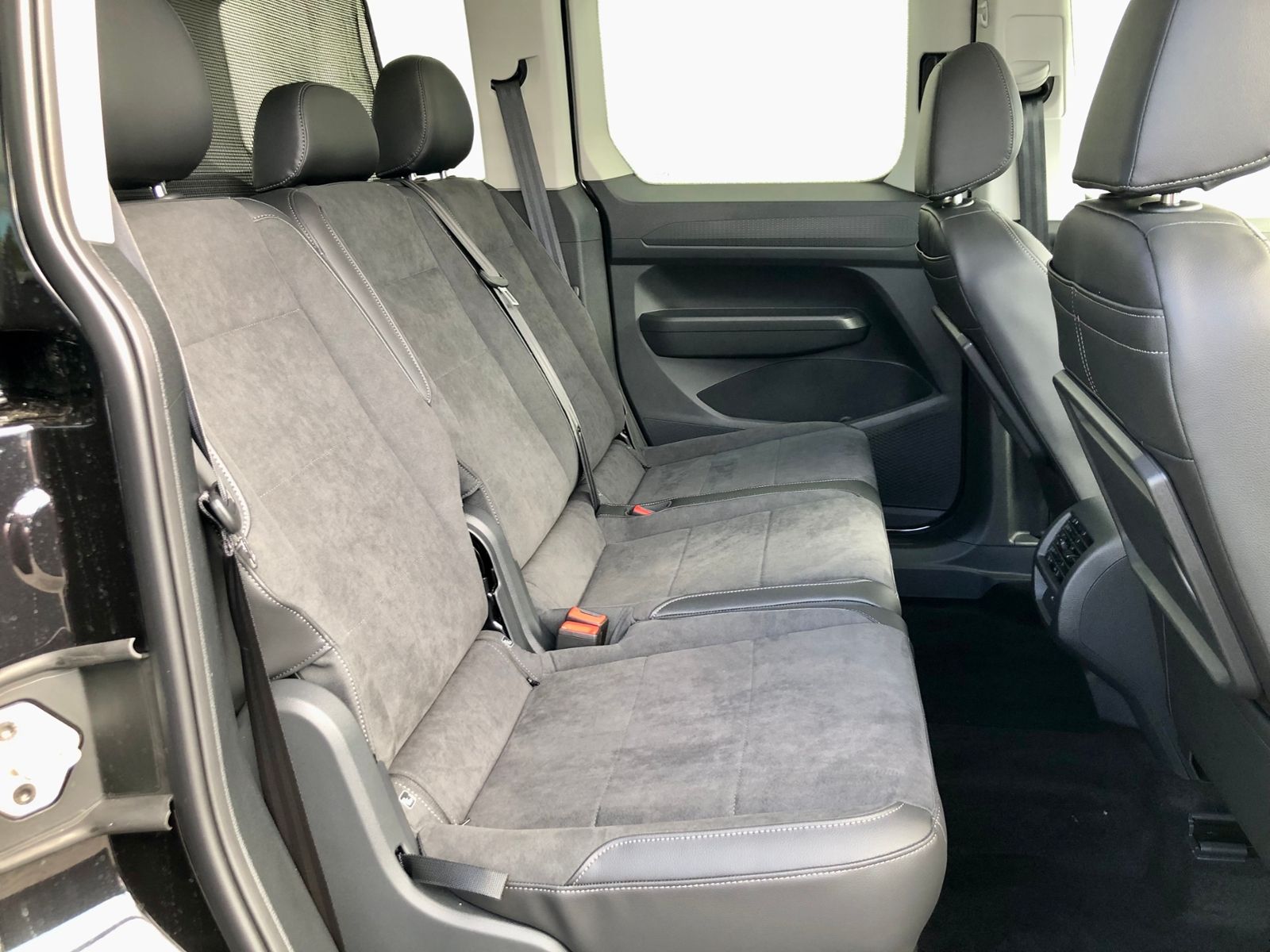 Volkswagen Caddy Life "Dark Label"  KLIMA LED ALU foto 8