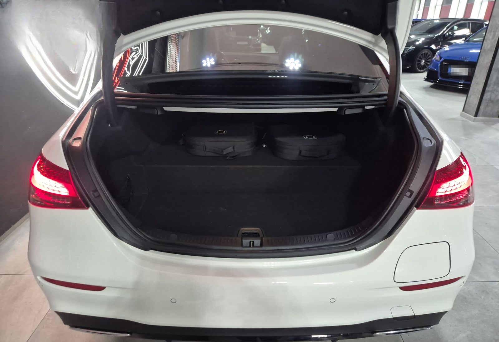 Mercedes-Benz E 300 de *AMG-LINE*BURMESTER*PANO*JUNGE STERNE* foto 15