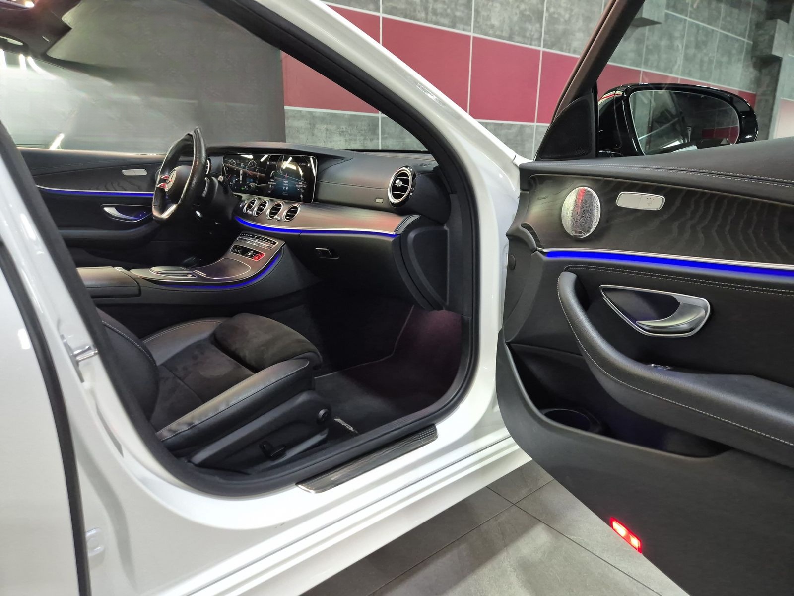 Mercedes-Benz E 300 de *AMG-LINE*BURMESTER*PANO*JUNGE STERNE* foto 19