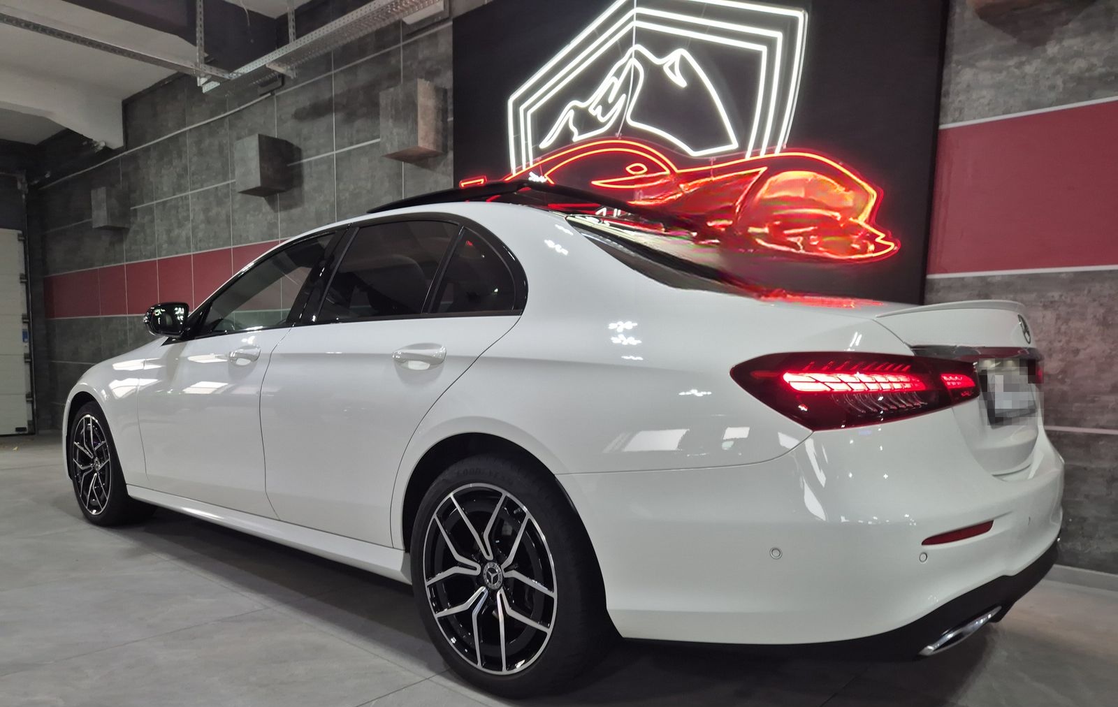 Mercedes-Benz E 300 de *AMG-LINE*BURMESTER*PANO*JUNGE STERNE* foto 4