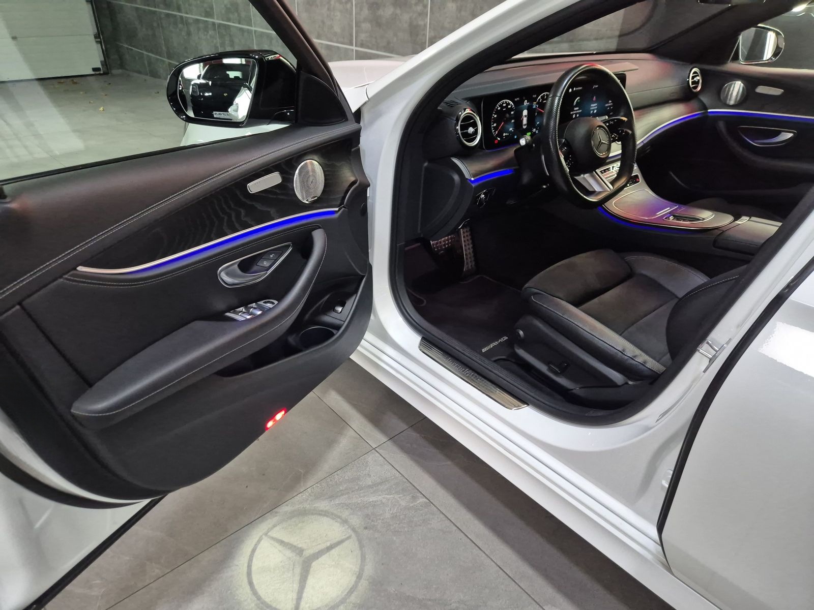 Mercedes-Benz E 300 de *AMG-LINE*BURMESTER*PANO*JUNGE STERNE* foto 5