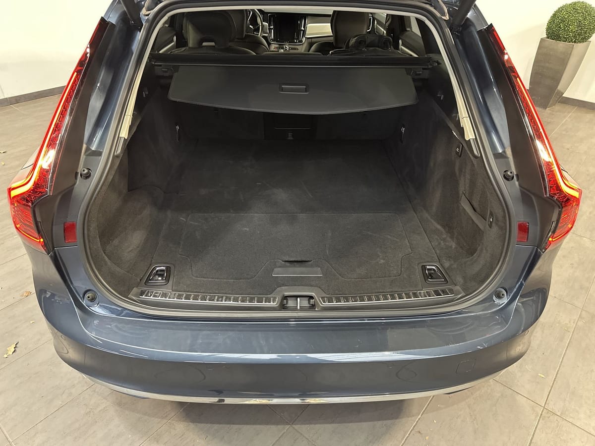 Volvo V90 T6 Recharge AWD Core NAV+LED+KAM+AHK+VC+ACC foto 6