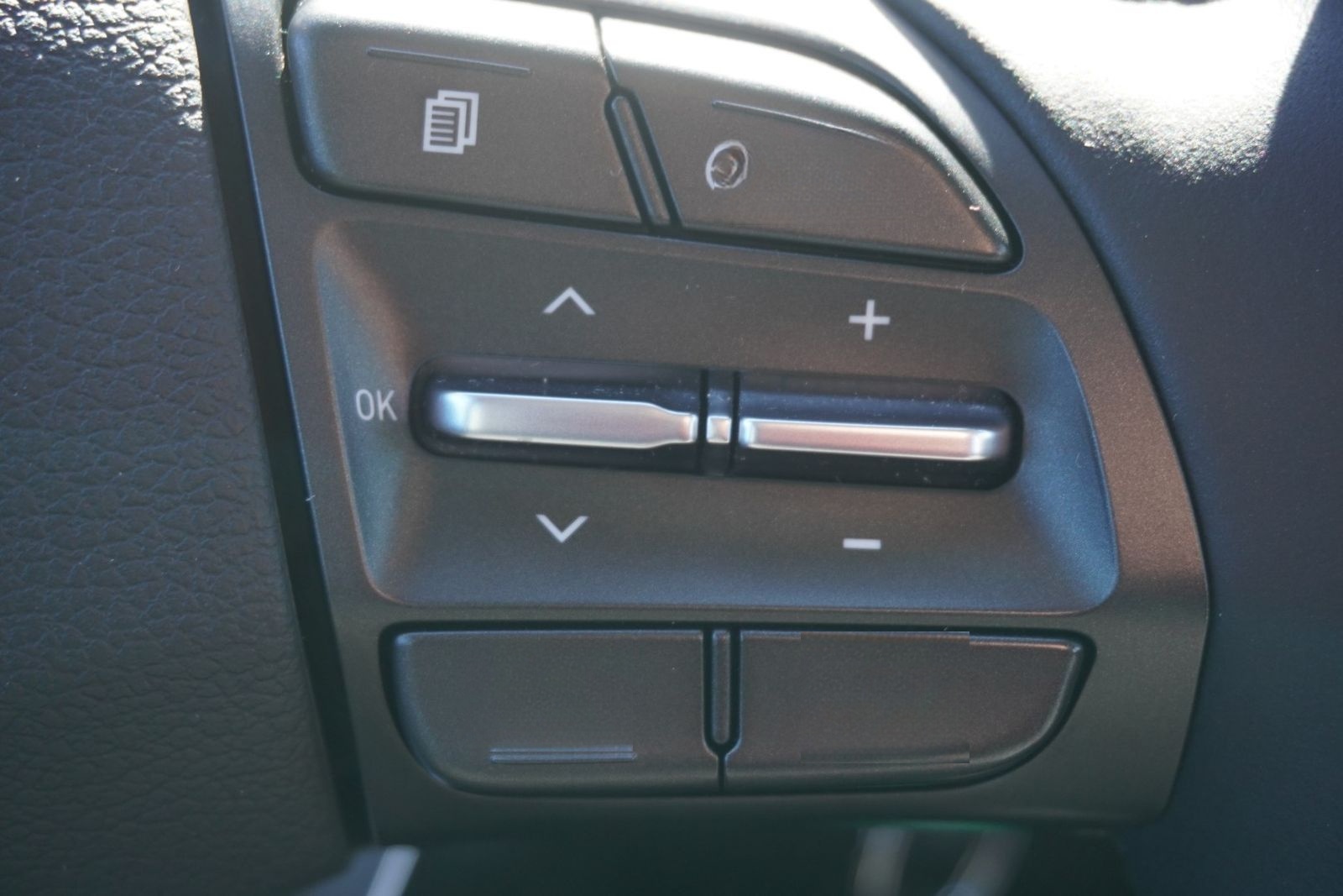 Hyundai i30 1.5 Intro Edition DCT VC SHZ LED Navi Kamera foto 23