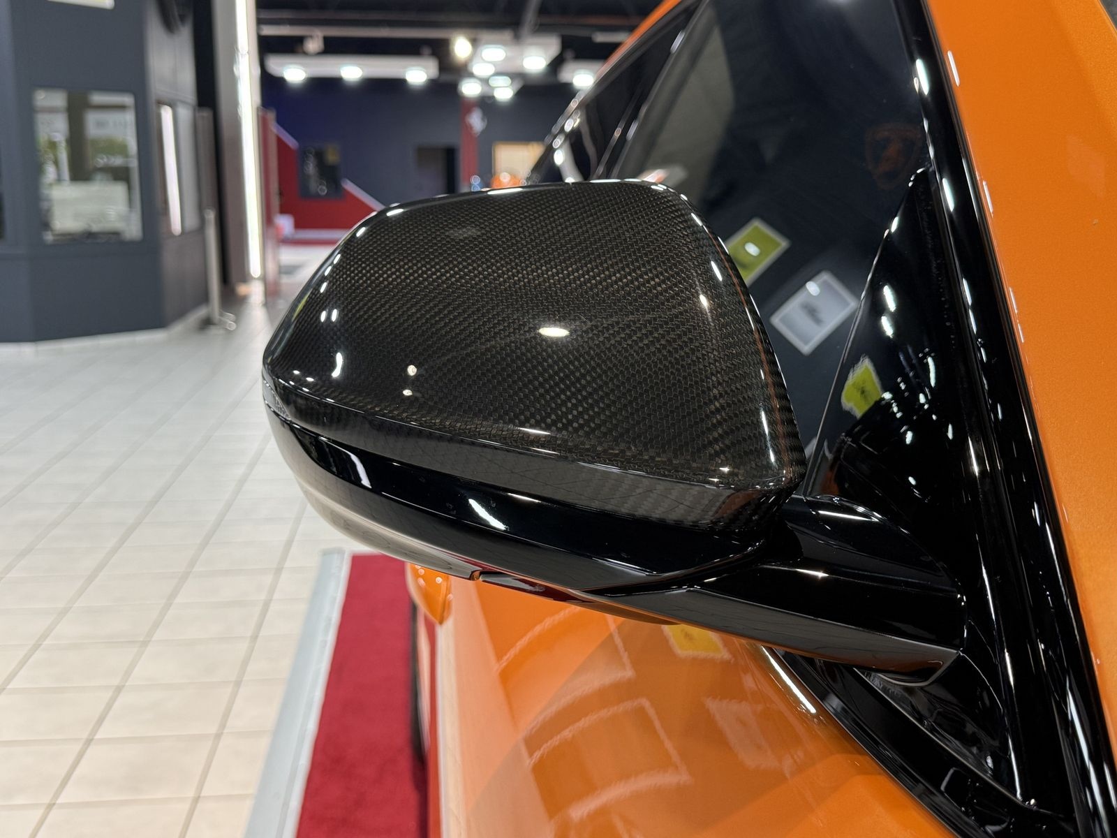 Lamborghini Urus Carbon Paket Interieur&Exterieur +PANO+B&O+ foto 15