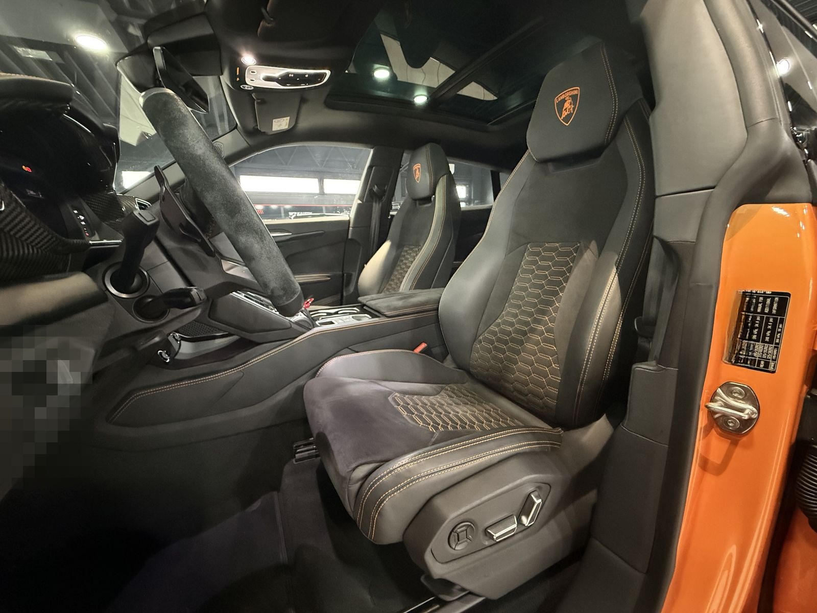 Lamborghini Urus Carbon Paket Interieur&Exterieur +PANO+B&O+ foto 16