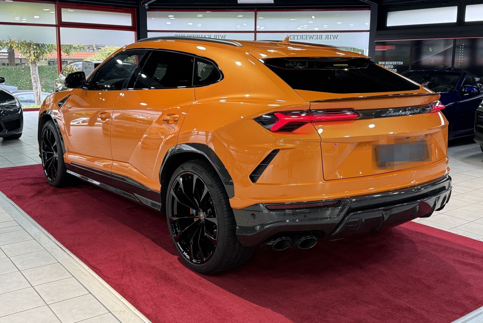 Lamborghini Urus Carbon Paket Interieur&Exterieur +PANO+B&O+ foto 3