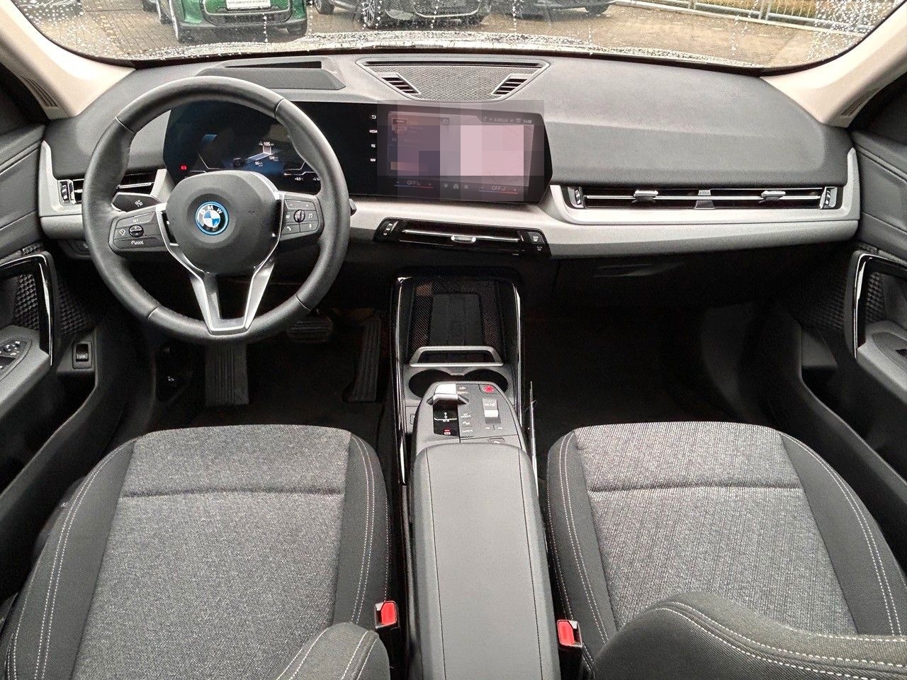 BMW iX1 30 xDrive / AHK schwenkbar / Head-Up Displ. foto 6