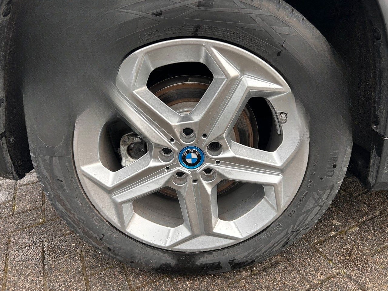 BMW iX1 30 xDrive / AHK schwenkbar / Head-Up Displ. foto 10