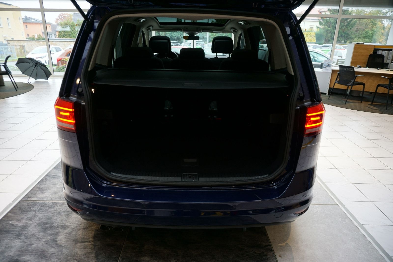 Volkswagen Touran Highline AUTOMATIK, NAVI, STANDHEIZUNG foto 22