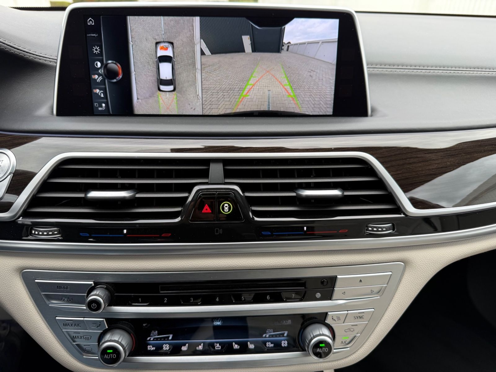 BMW 750 i xDrive*MASSAGE*NIGHT-VERSION*SOFT-CLOSE* foto 16