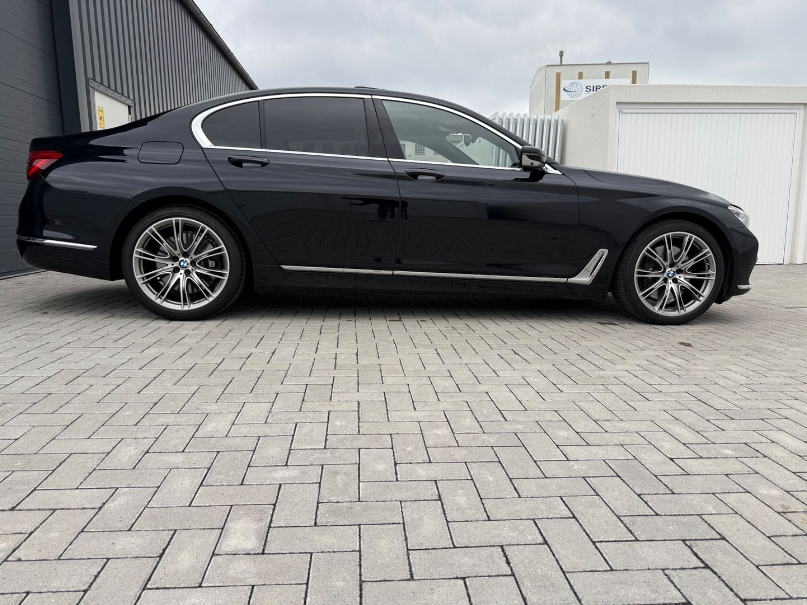 BMW 750 i xDrive*MASSAGE*NIGHT-VERSION*SOFT-CLOSE* foto 5