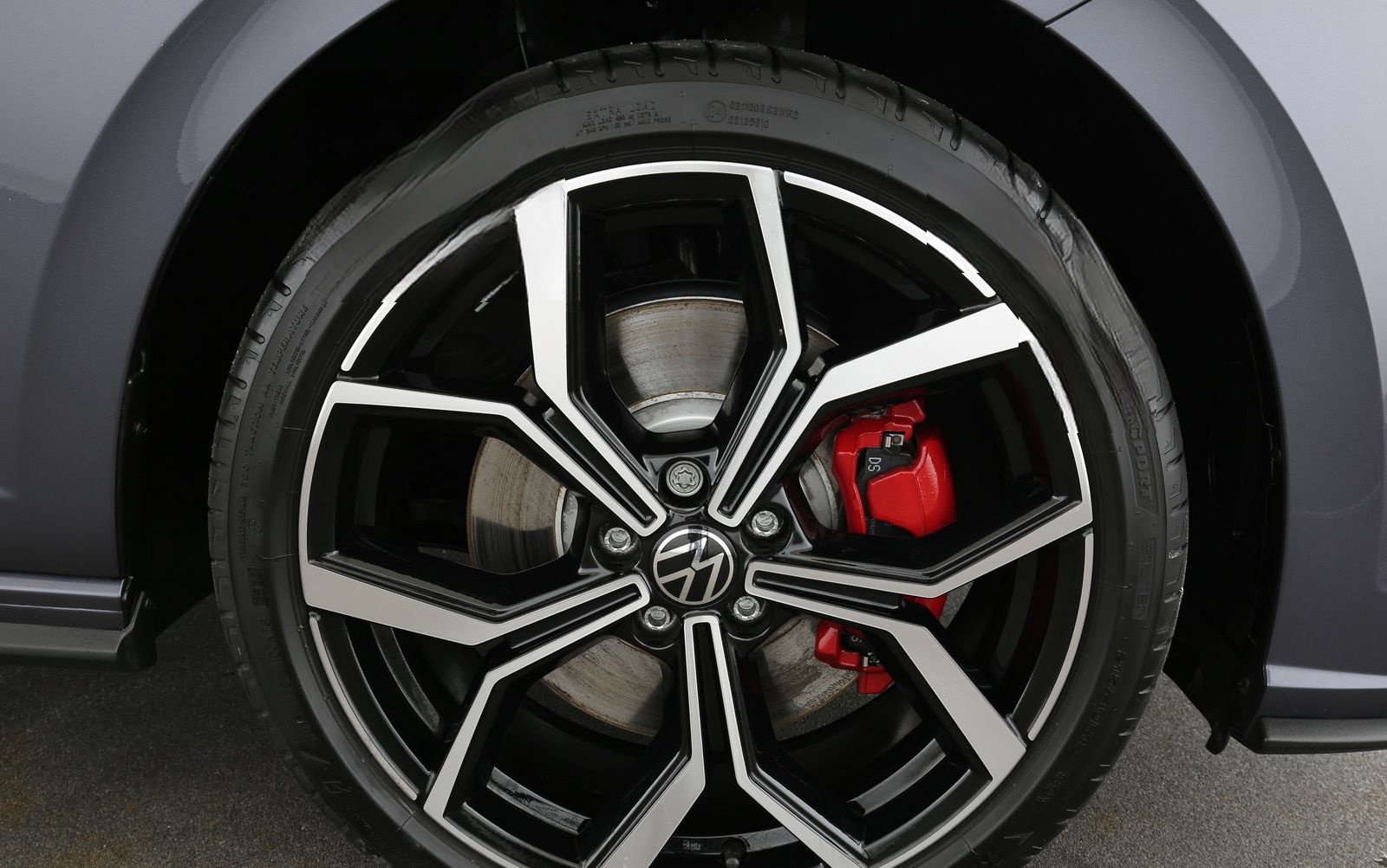 Volkswagen Polo GTI 2.0TSI 207PS DSG Black Roof Navi Leder  foto 20
