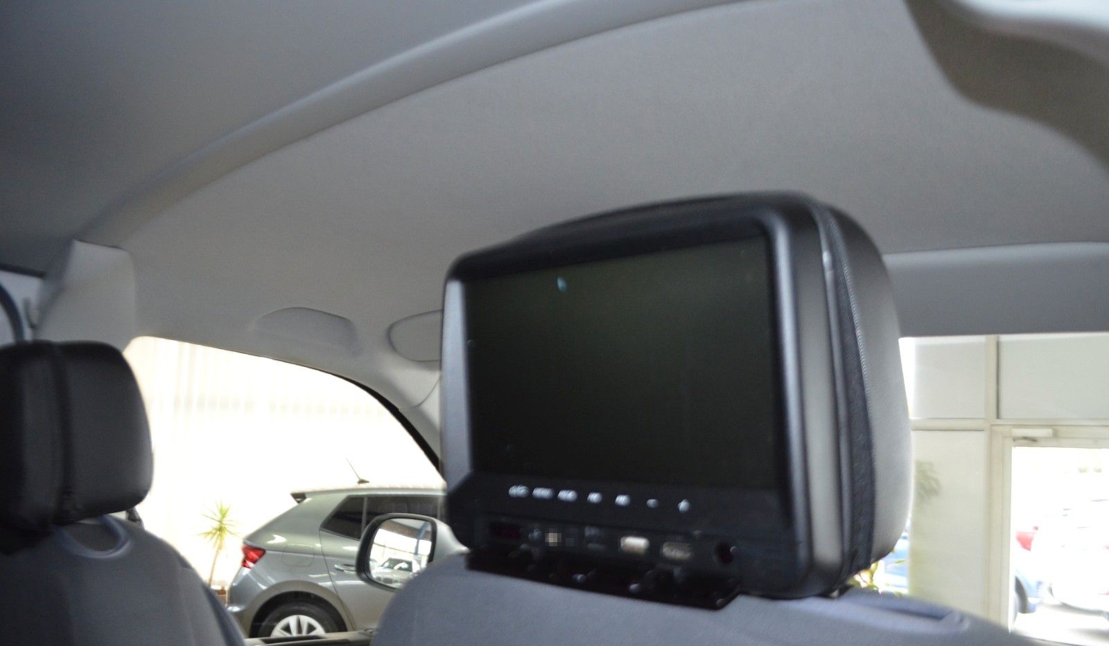 Volkswagen T5 Caravelle Kombi AUTOMATIK / 8.SITZER / R-KAM foto 11