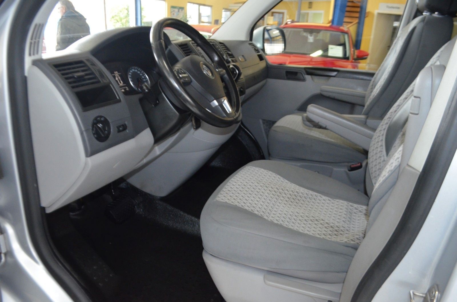 Volkswagen T5 Caravelle Kombi AUTOMATIK / 8.SITZER / R-KAM foto 12