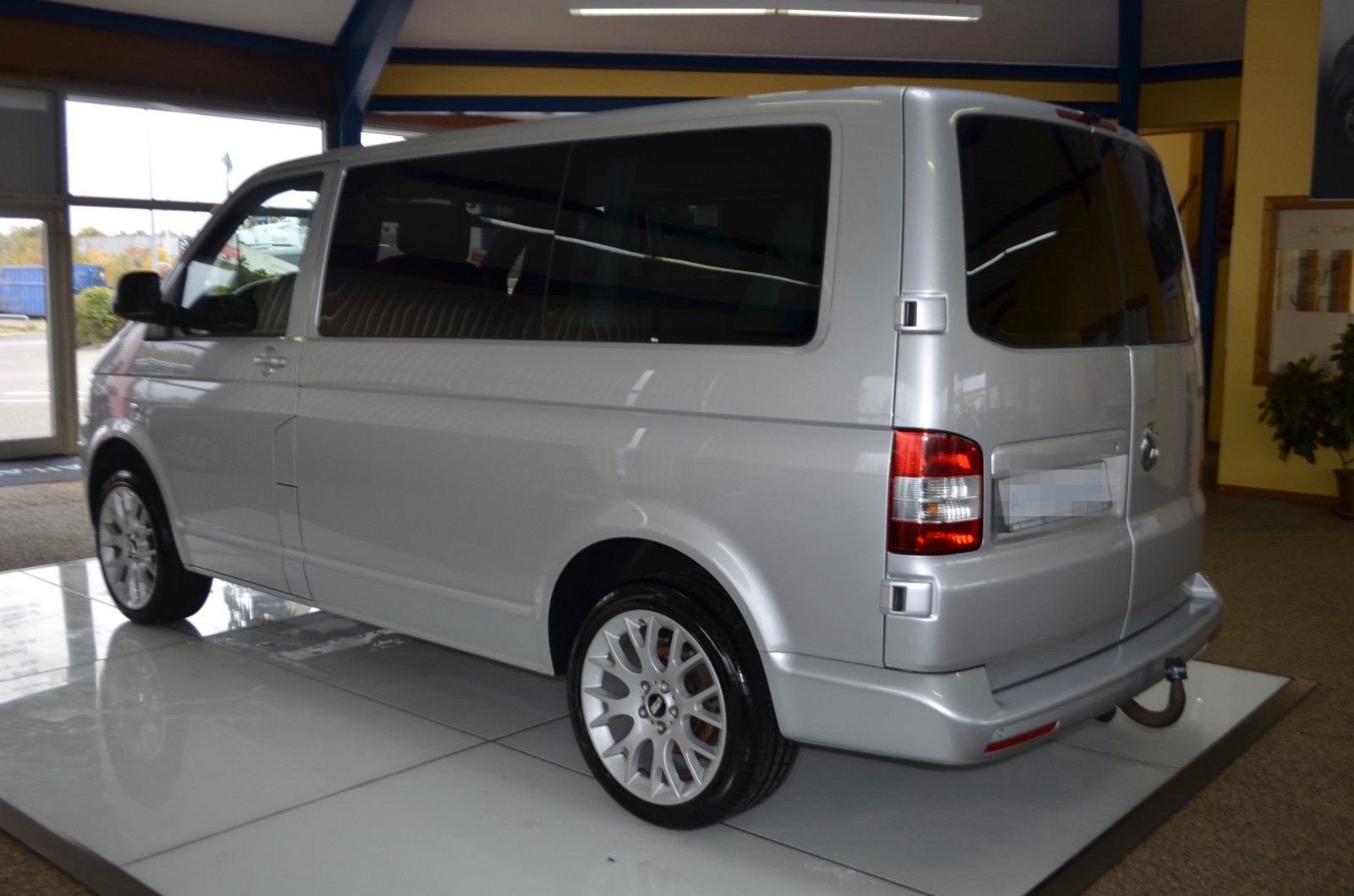 Volkswagen T5 Caravelle Kombi AUTOMATIK / 8.SITZER / R-KAM foto 3