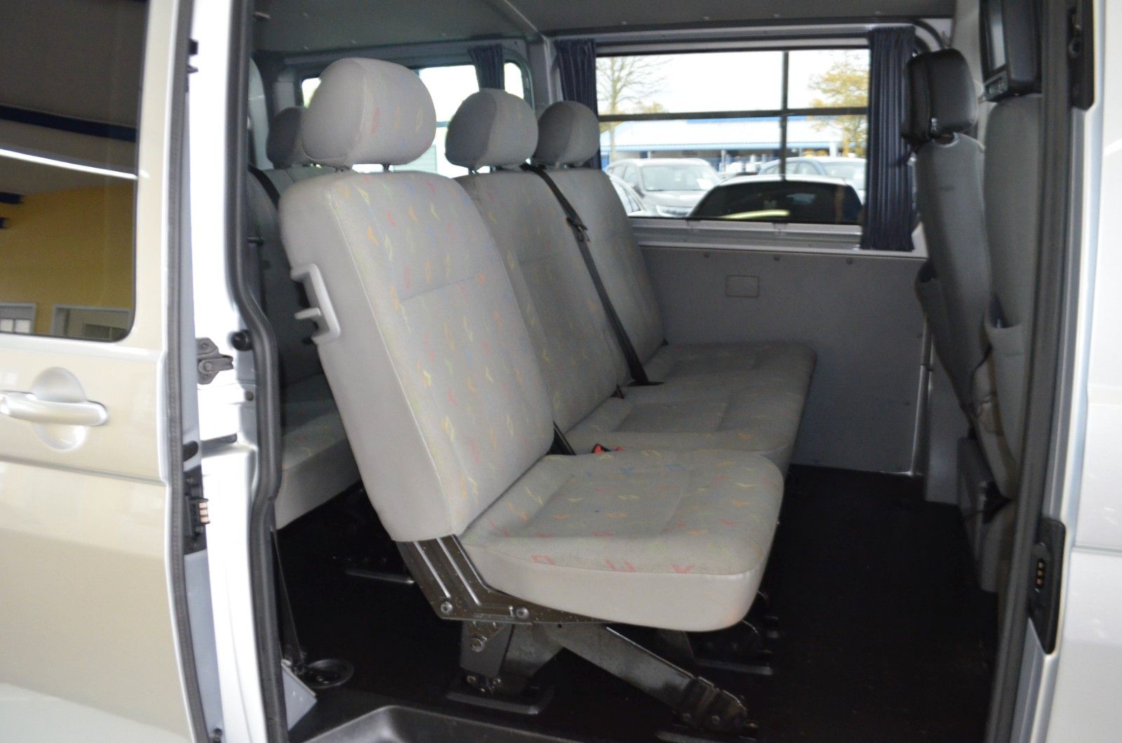 Volkswagen T5 Caravelle Kombi AUTOMATIK / 8.SITZER / R-KAM foto 9