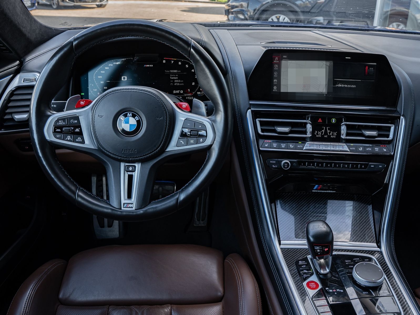BMW M8 Coupé xDr Comp. Carbon B&W 360° DrAsPro TV+ foto 13