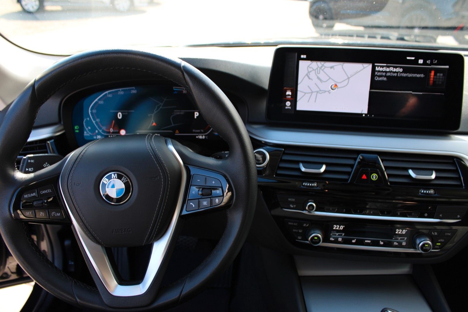 BMW 520d xDrive Touring AUT LED AHK NAVI LEDER LIVE foto 15