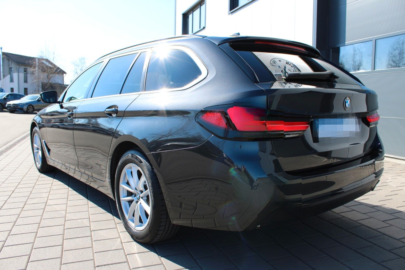 BMW 520d xDrive Touring AUT LED AHK NAVI LEDER LIVE foto 4