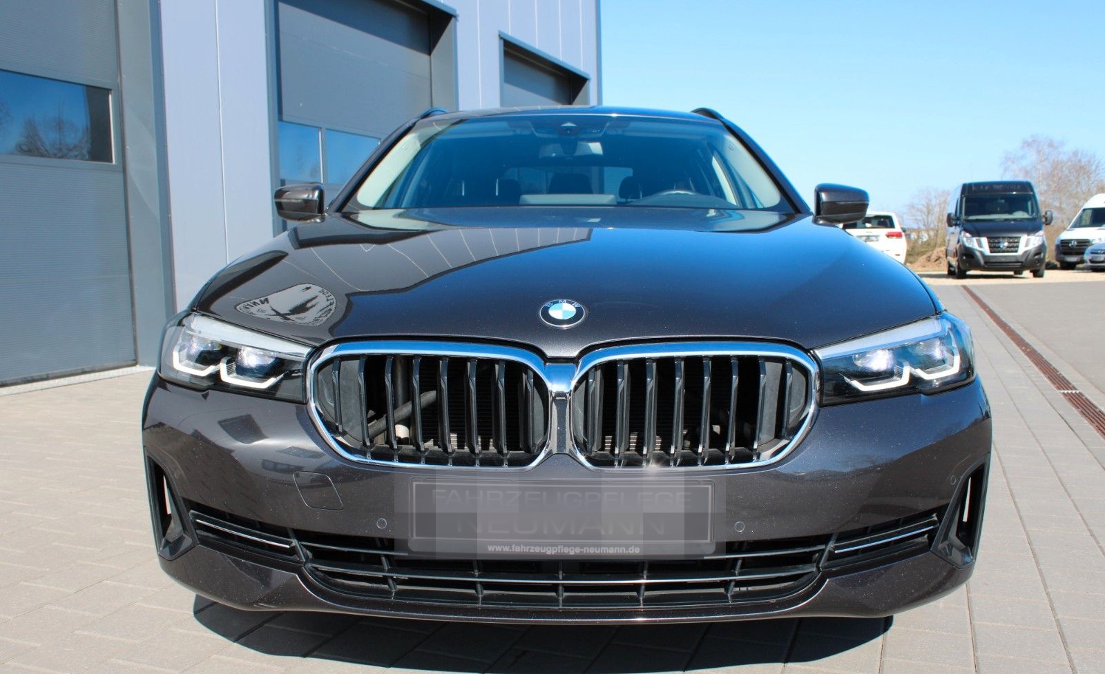 BMW 520d xDrive Touring AUT LED AHK NAVI LEDER LIVE foto 5