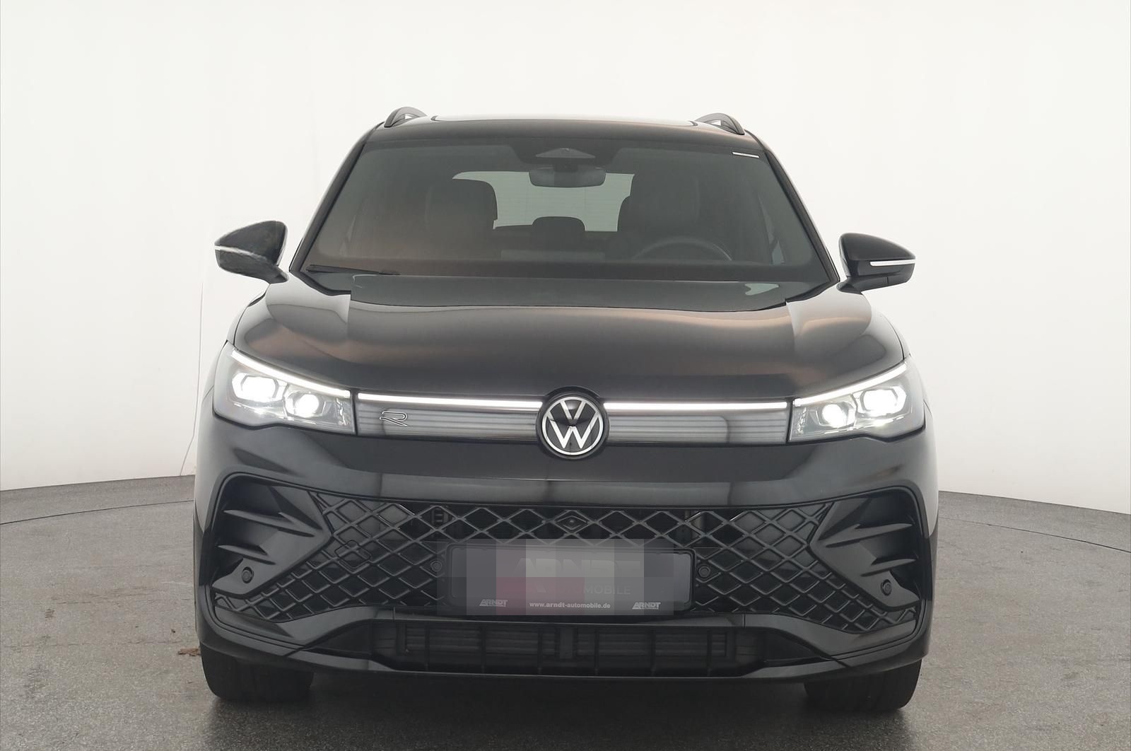 Volkswagen Tiguan 2.0 TSI DSG 4M R-Line IQ Pano Nav 360 AHK foto 3