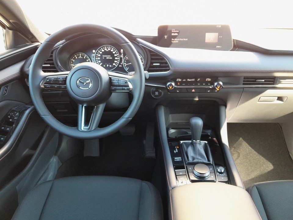 Mazda 3 e-SKY G (140PS) 6AT HOMURA LED PDC SD-Navi Log foto 9