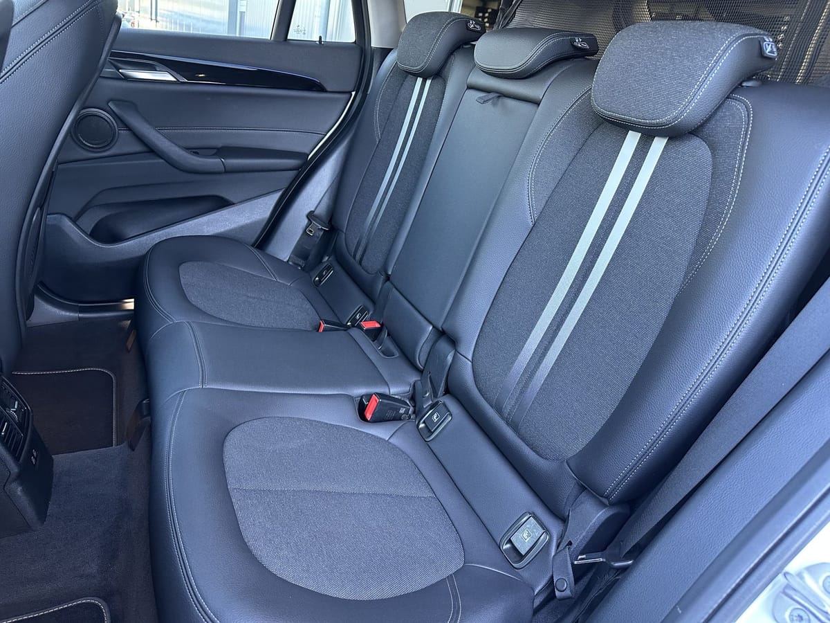 BMW X1 xDrive20d Sport-Line LED SHZ AHK DAB DA foto 16