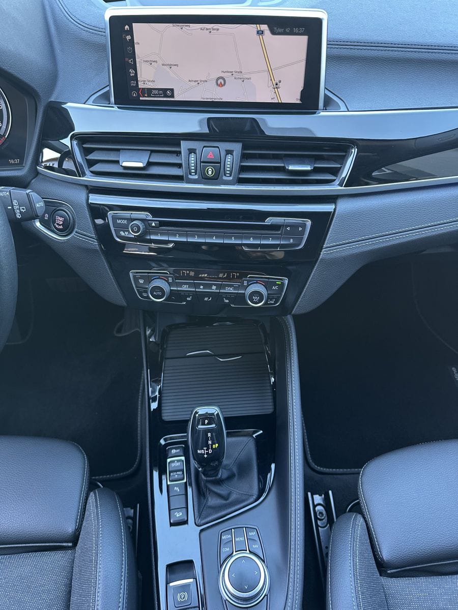 BMW X1 xDrive20d Sport-Line LED SHZ AHK DAB DA foto 18