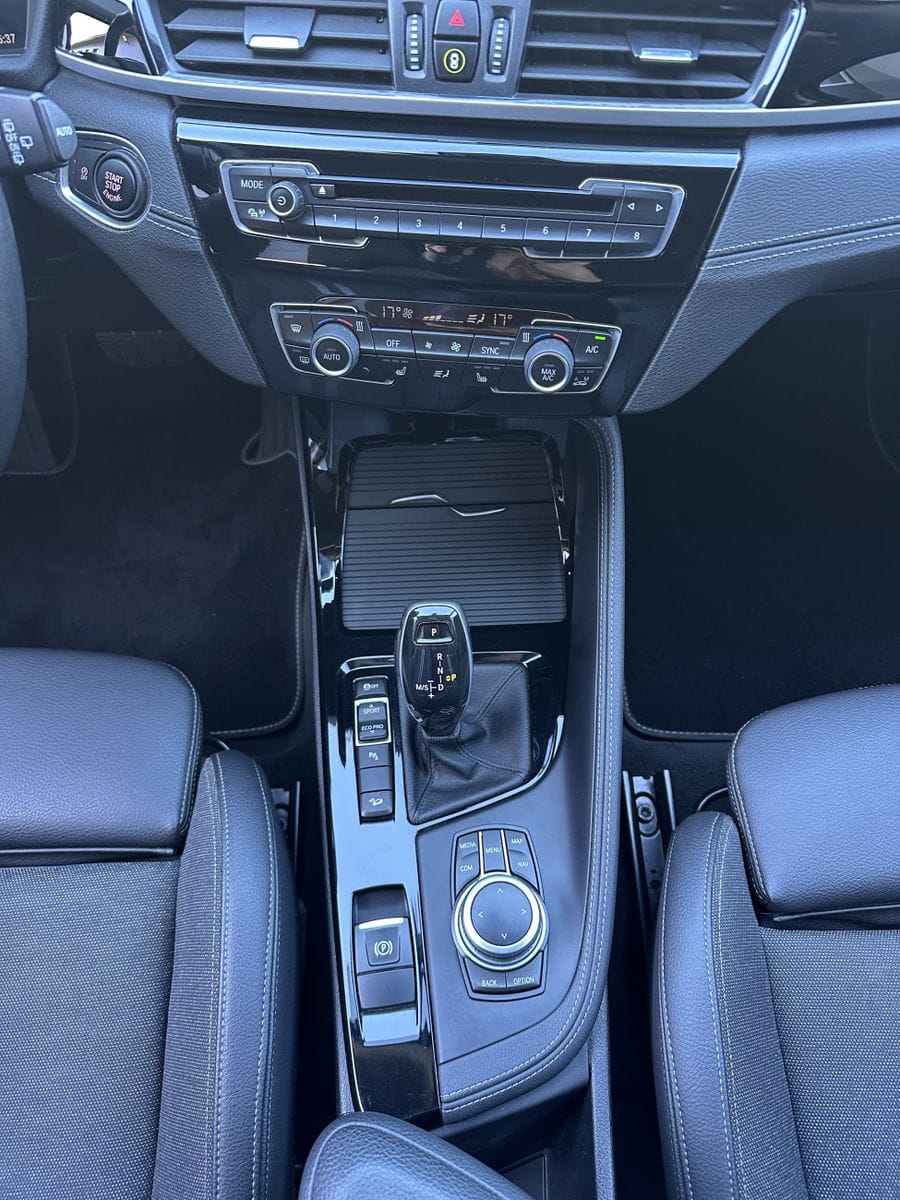 BMW X1 xDrive20d Sport-Line LED SHZ AHK DAB DA foto 19