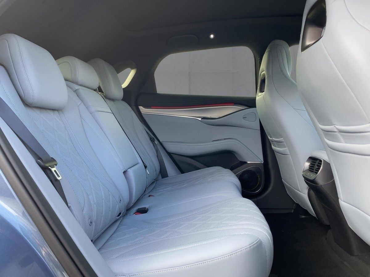 BYD SEALION 7 Comfort foto 12