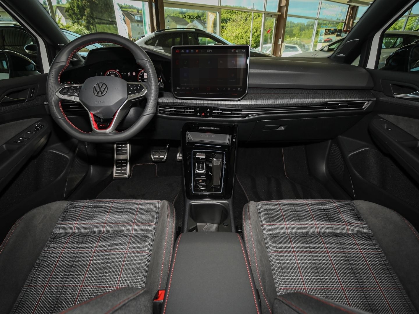 Volkswagen Golf GTI 2.0 TSI DSG Navi Pano HuD IQ.Light foto 8