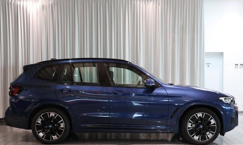 BMW iX3 M Sport AHK DrivAssProf HUD HarmKar foto 2