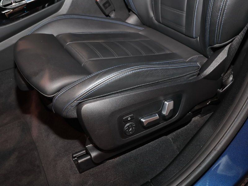 BMW iX3 M Sport AHK DrivAssProf HUD HarmKar foto 11