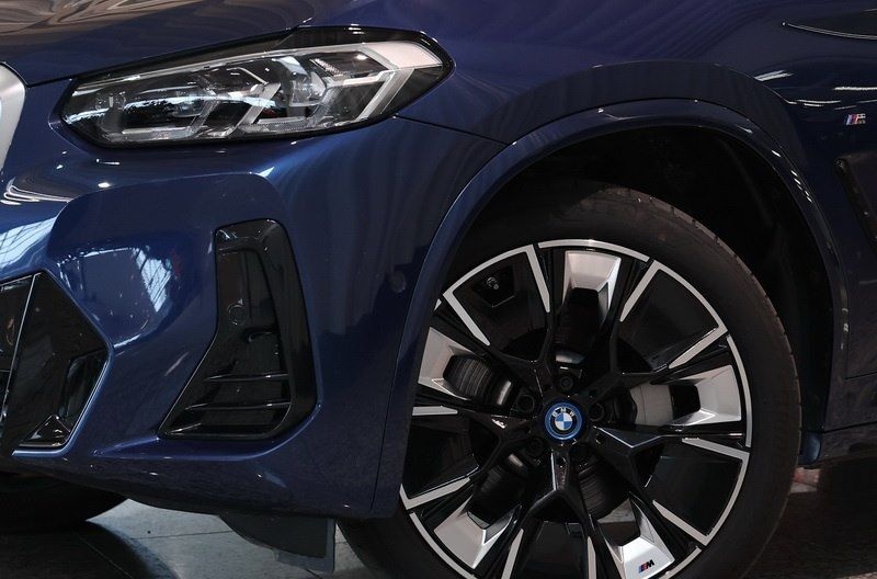 BMW iX3 M Sport AHK DrivAssProf HUD HarmKar foto 14