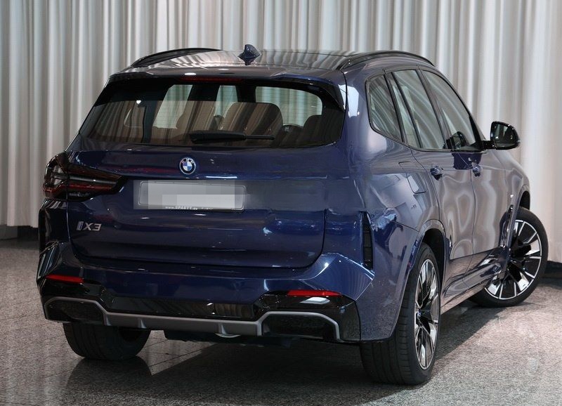 BMW iX3 M Sport AHK DrivAssProf HUD HarmKar foto 3